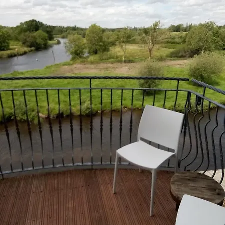 Leitrim Marina On-the-river Apartment