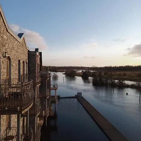 Leitrim Marina On-the-river County Leitrim